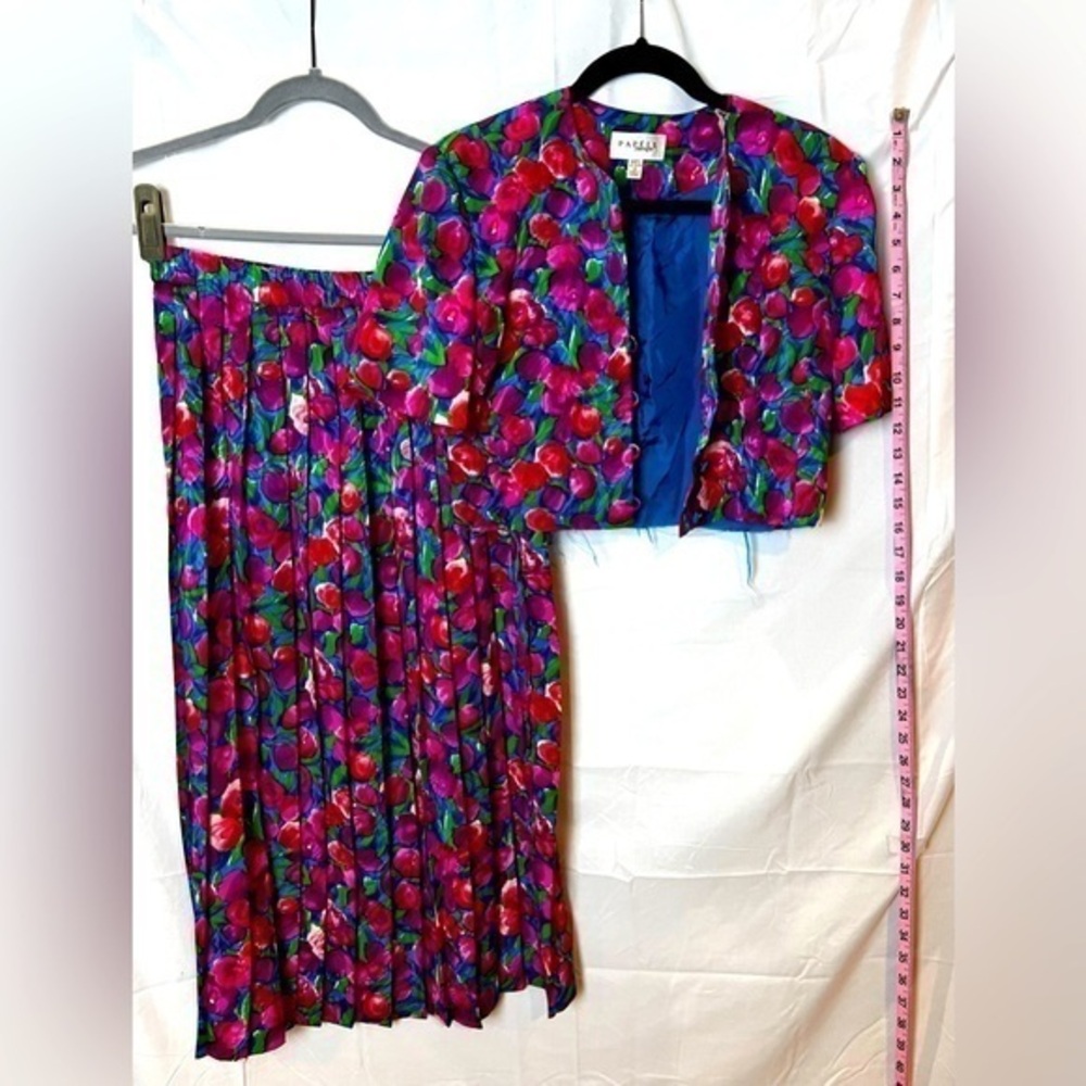 Papell Boutique Top and Pleated Skirt Set Size 8